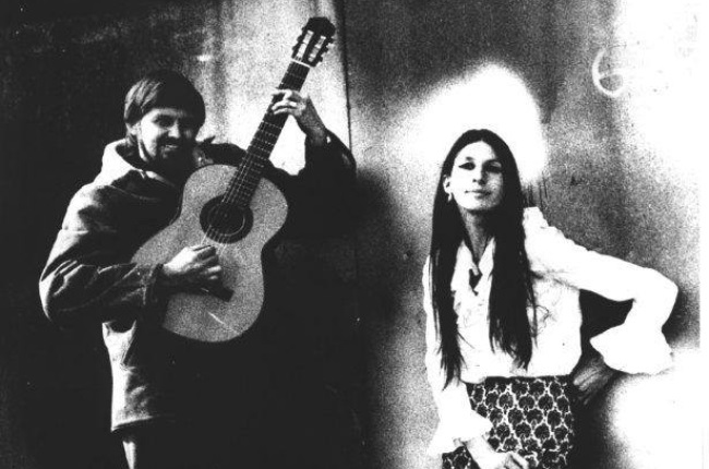 The couple went onto form the folk duo Des & Dawn 