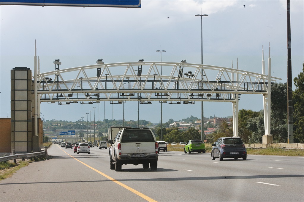 Fred Nel of the DA said Lesufi misled Gauteng residents to believe that e-tolls had been scrapped.