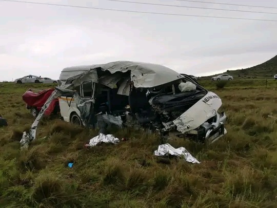 Six commuters have lost their lives in horror crash in the Free State. Photo Supplied