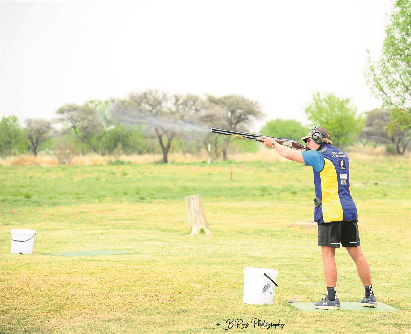 Hayden Potgieter during the Northern Cape Standard Championship in September. Insert: Bryan Muller (11), a Gr. 5 learner of the Douglas High School, is the youngest member ever in the history of the Chairman’s Cup to shoot on merit. Photos: Facebook/Northern Cape CTSA