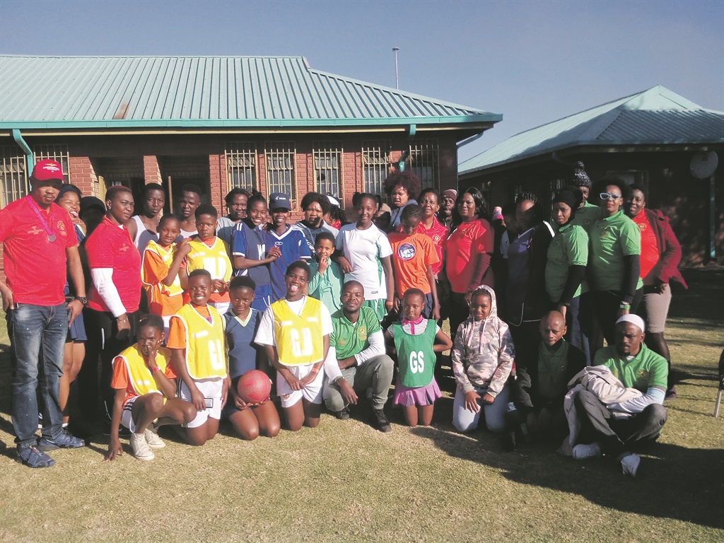 Pimville United Brothers and Sisters with the winter games’ players. Photo by Malereko Tae
