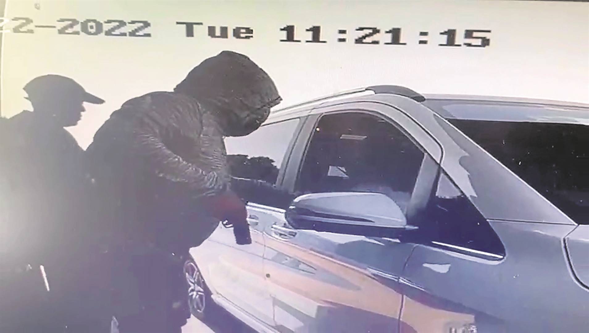 Two robbers, who can be seen confronting a 45-year-old victim inside his car in Limpopo, are said to have fled the scene with a bag believed to be carrying R260 000. 