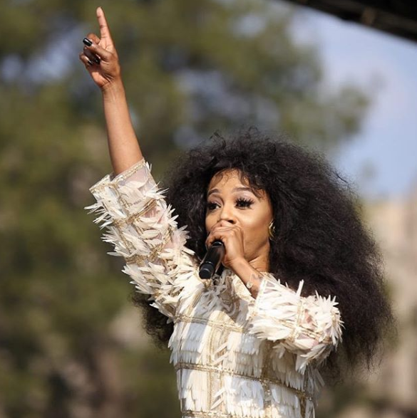 Kelly Khumalo has reached 1 million followers on Instagram.