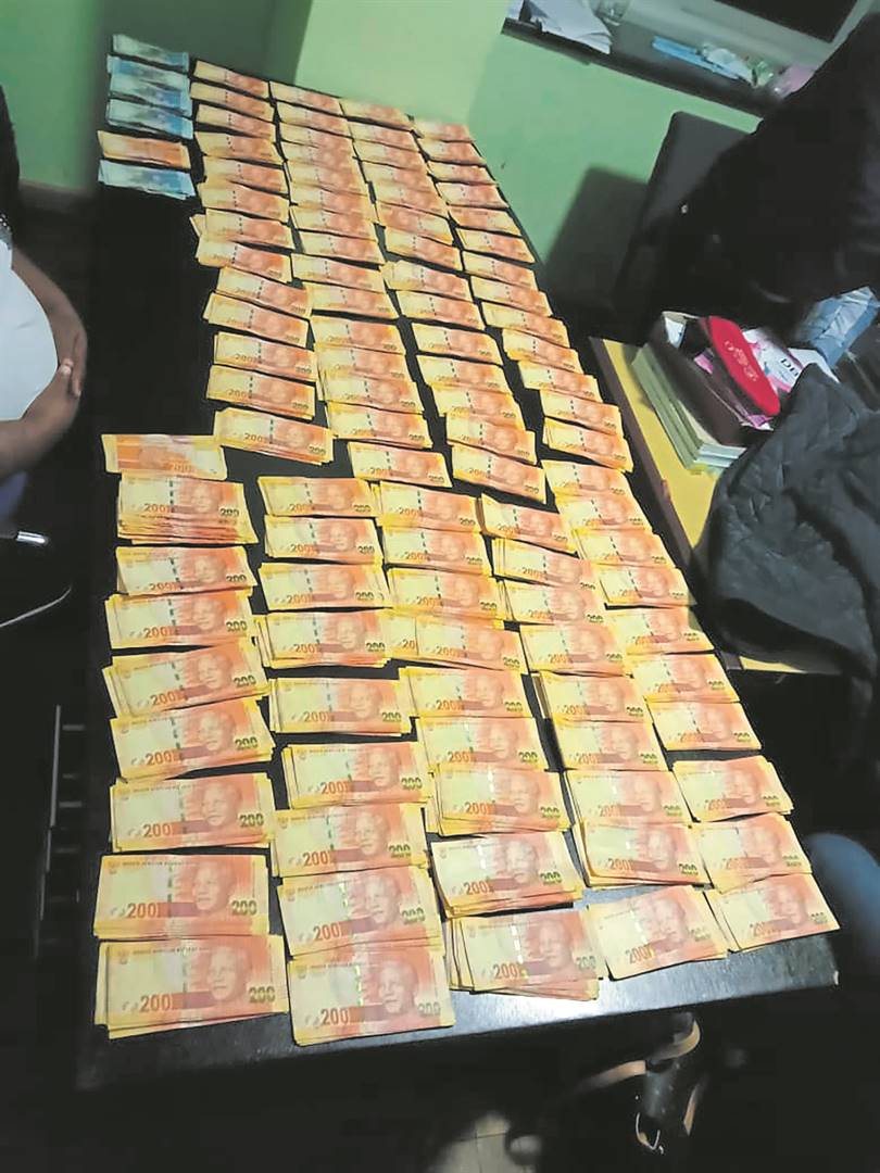 The police seized a large amount of money during their raid at a police captain’s house in Gqeberha.