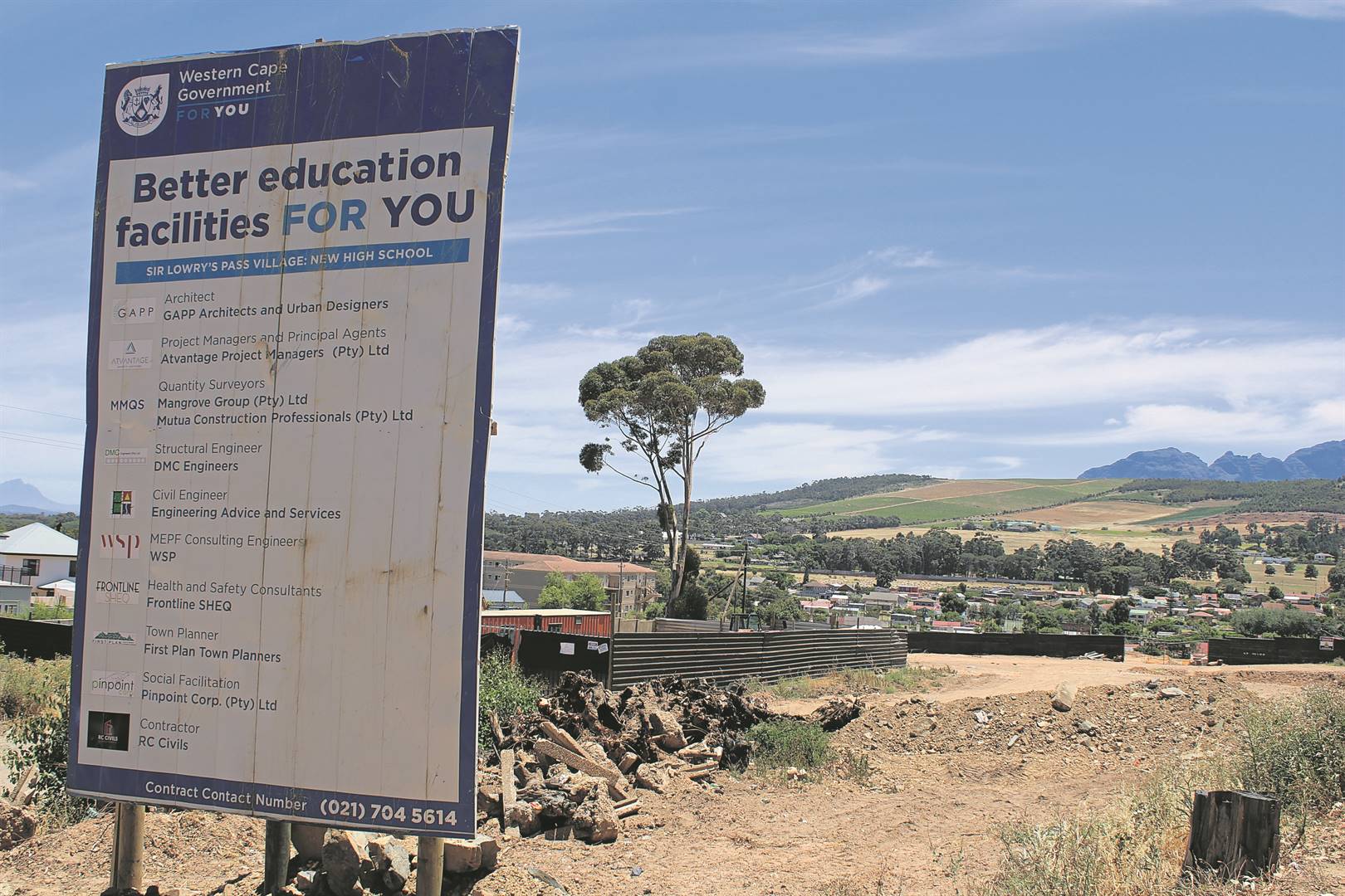For more than a week now the construction of a new high school in Sir Lowry’s Pass has been halted.Photo: Yaseen Gaffar