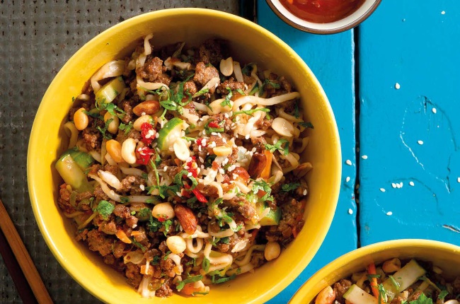 Noodle cups with oriental spiced mince