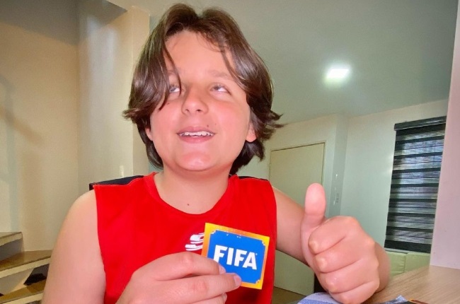 Sebastian Filoramo, who was born blind, isn't letting his disability rob him of the chance to experience world cup fun. (PHOTO: Instagram@sebasfiloramo)