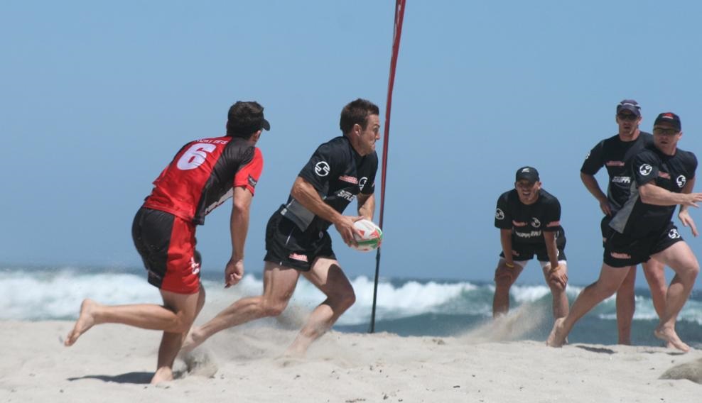 Die ikoniese raakrugby-toernooi, Hot Summer of Touch is terug op Kaapse strande hierdie vakansie!