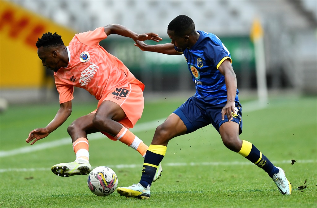 CAPE TOWN, SOUTH AFRICA - JANUARY 03: Patrick Maswanganyi of Supersport United FC and Thabo Nodada of CTCFC during the DStv Premiership match between Cape Town City FC and SuperSport United at DHL Stadium on January 03, 2023 in Cape Town, South Africa. (Photo by Ashley Vlotman/Gallo Images)