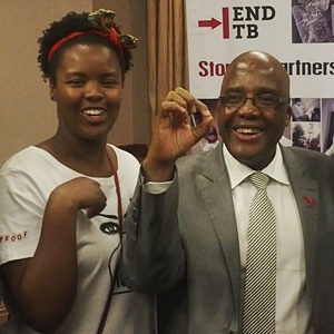 Health Minister Aaron Motsoaledi with MDR TB survivor Zolelwa Sifumba. (Adiel Ismail/Health24)