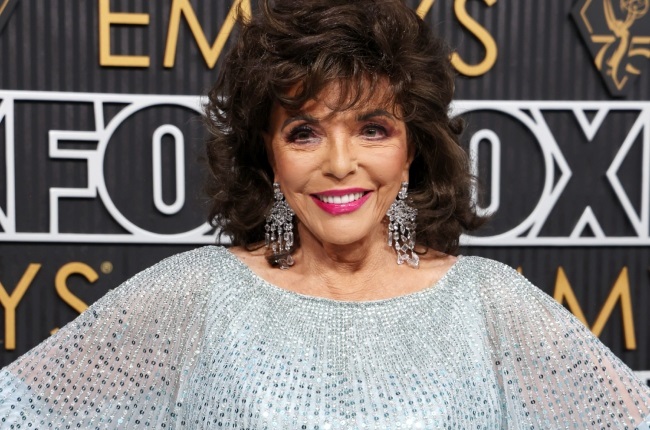 Dame Joan Collins caused a stir with her ageless looks at the 2024 Emmy Awards. (PHOTO: Gallo Images/Getty Images)