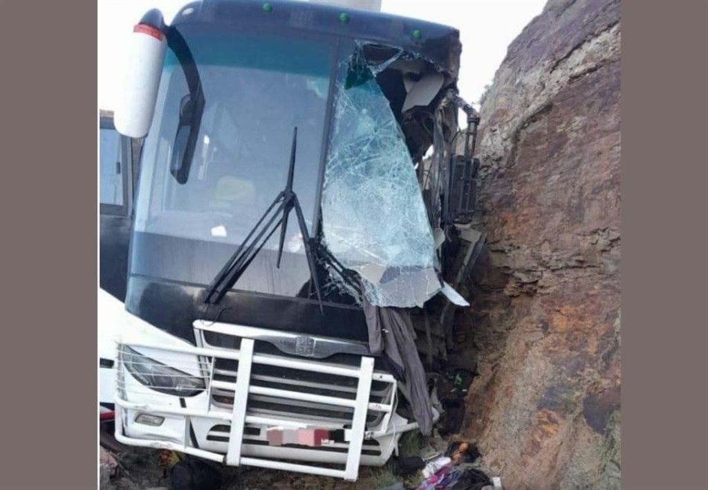 On Saturday evening, a bus lost control and collided with a truck in Hexriver Mountain Pass between De Doorns and Touws River. Thirteen people died, while numerous others were injured. (Supplied / Western Cape Mobility Department)
