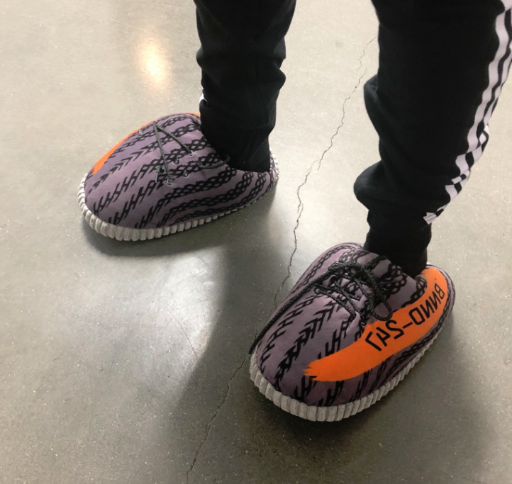Udflugt solid Republik IS KANYE WEST DESIGNING NEW SLIPPERS? | Daily Sun