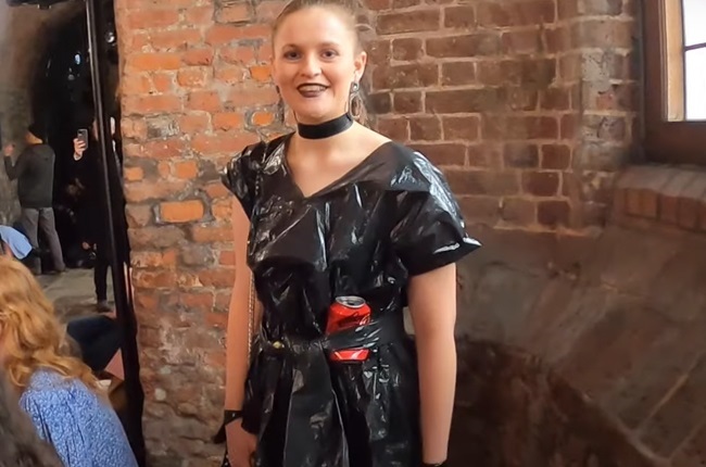WATCH  Woman sneaks into London Fashion Week dressed in a trash