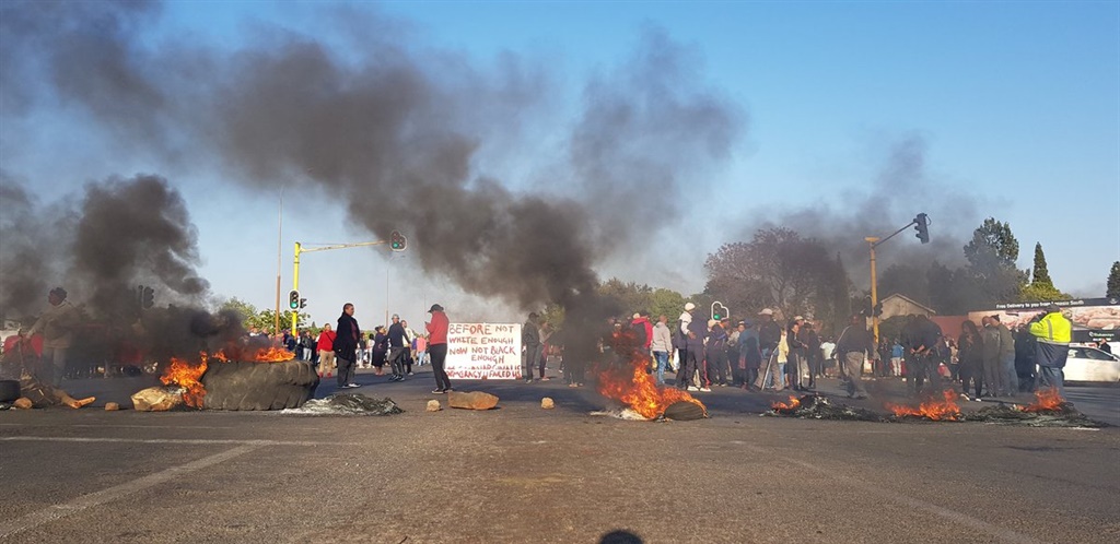 Free Jacob Zuma protests spread to Johannesburg