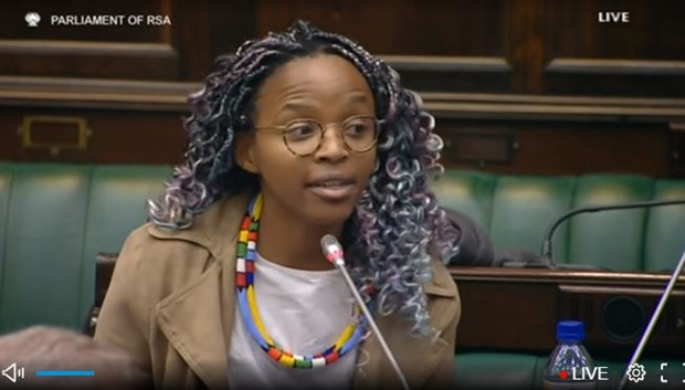 <p>Zanande Booi of UCT's Land Accountability and Research
Centre says any amendment to the Constitution could harm other rights.

&nbsp;
</p><p>"It's a red herring"

</p>