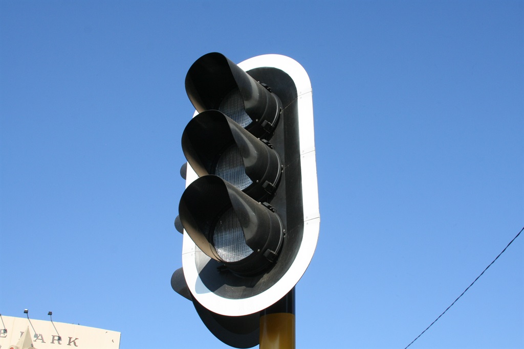 Image of a traffic light that was out during load 