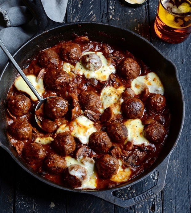 barbecue meatballs with bacon gravy 
