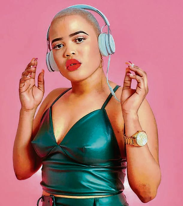Slenda da Dancing DJ can’t wait to drop new music next year. 