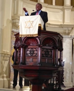 President Cyril Ramaphosa addressing a packed Gardens Synagogue in Cape Town on Wednesday night. (Jenna Etheridge, News24)