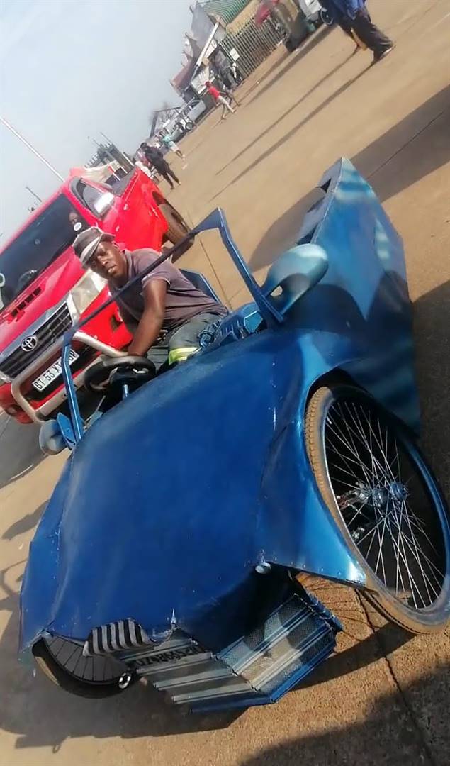 Liberty Ndlovu (25) has made a car from scrap metal and his community can’t seem to get enough of it in Voslorus, Ekurhuleni. Photo Supplied.