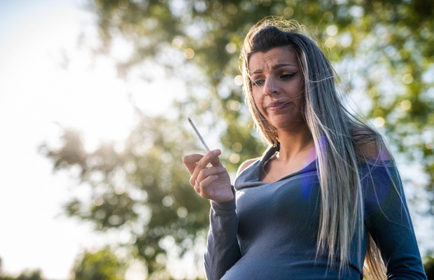 pregnant woman smoking dagga 