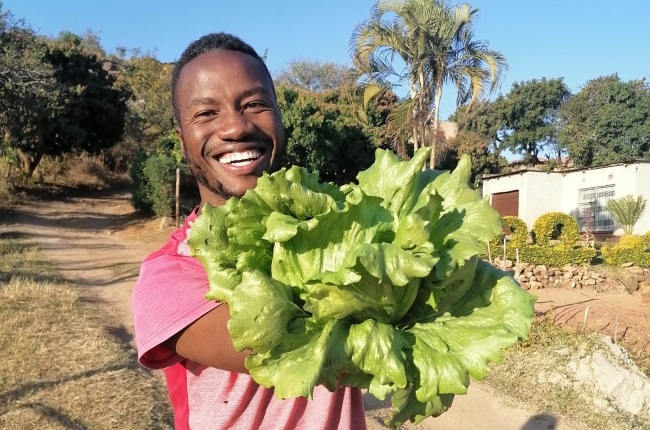 Farming without arms – how Sibusiso Mogale farms chickens, vegetables using only his feet 