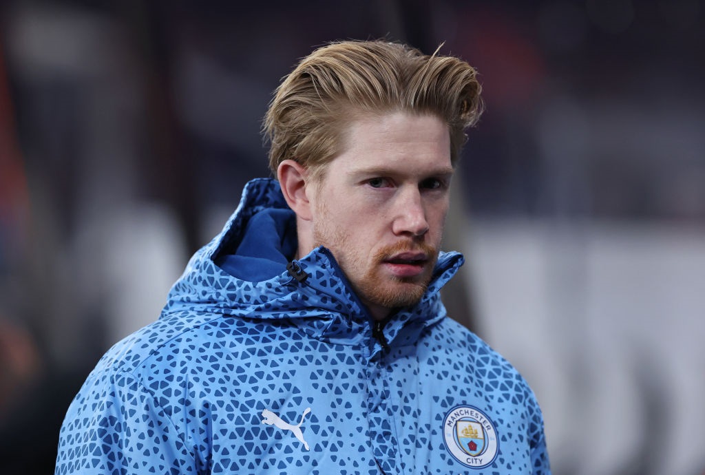 NEWCASTLE UPON TYNE, ENGLAND - JANUARY 13: Kevin De Bruyne of Manchester City looks on prior to the Premier League match between Newcastle United and Manchester City at St. James Park on January 13, 2024 in Newcastle upon Tyne, England. (Photo by Alex Livesey/Getty Images)