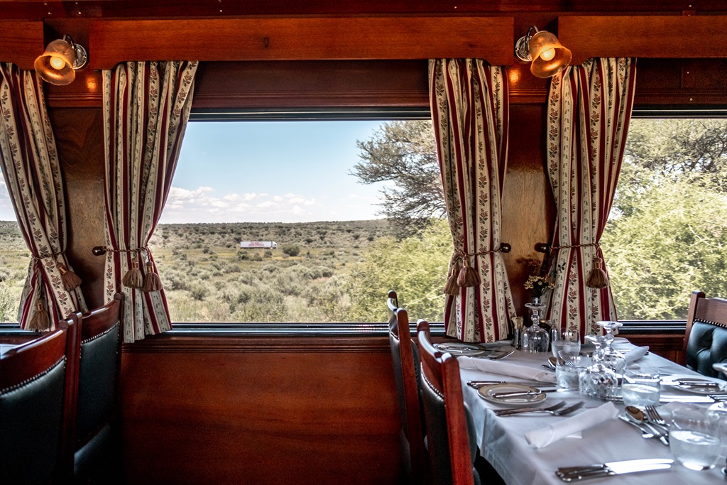 luxury train dining car
