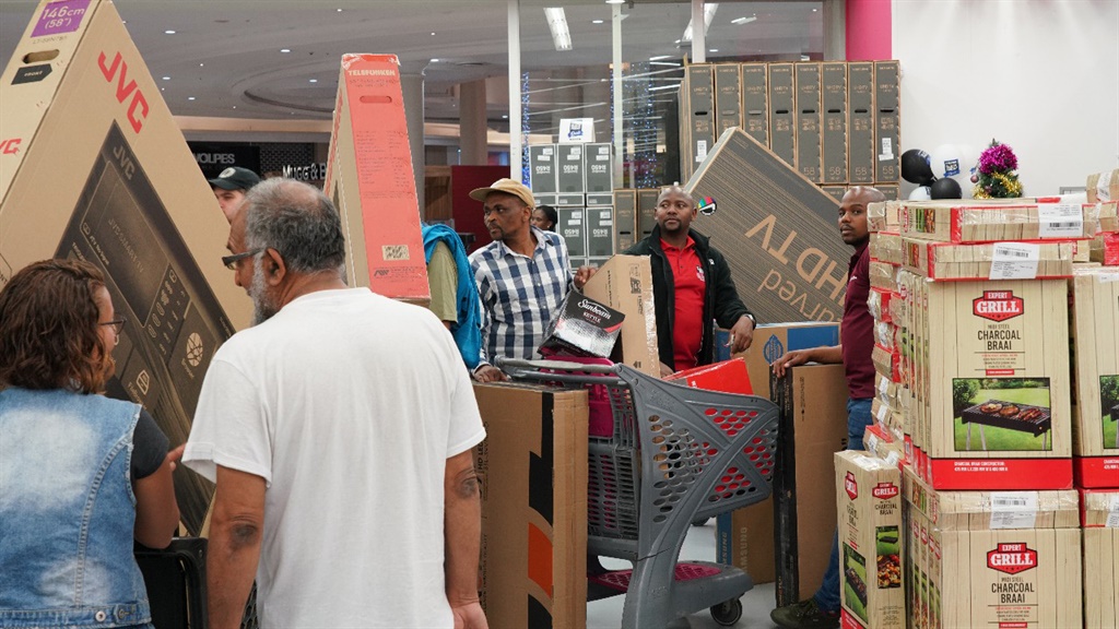 Black Friday in Cape Town's Canal Walk.