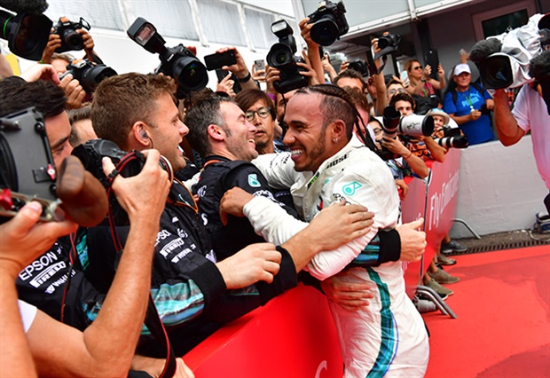 Verstappen dominates, Hamilton wins 2018 title!