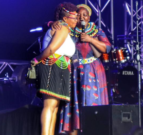 Sjava's mom Thandi introduces her Makoti before Sjava take to the stage.