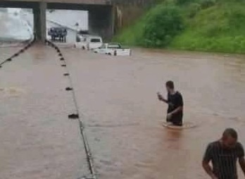News24.com | WATCH | Cars submerged, roads flooded as heavy rains hit Gauteng