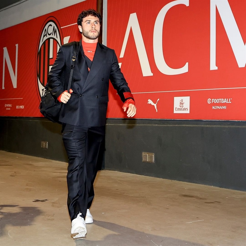 Off White Experiments For AC Milan's Pre-Match Look