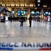 Six lightly wounded in knife attack at Paris train station