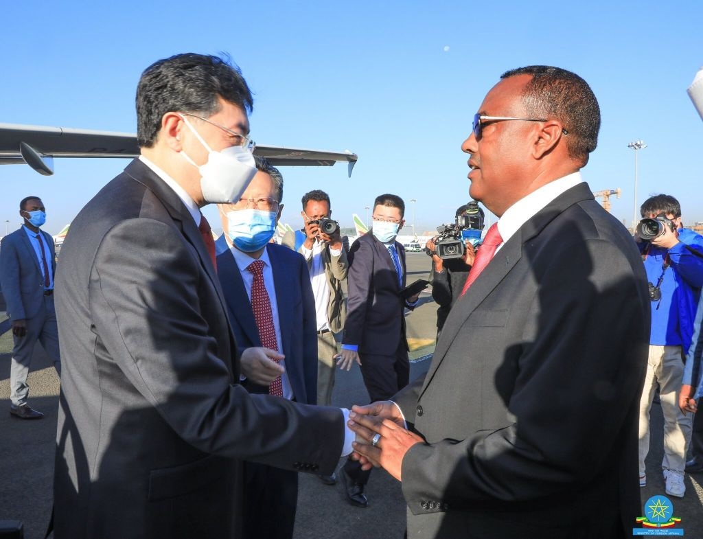 Mengapa menteri luar negeri baru China melakukan tur di Afrika