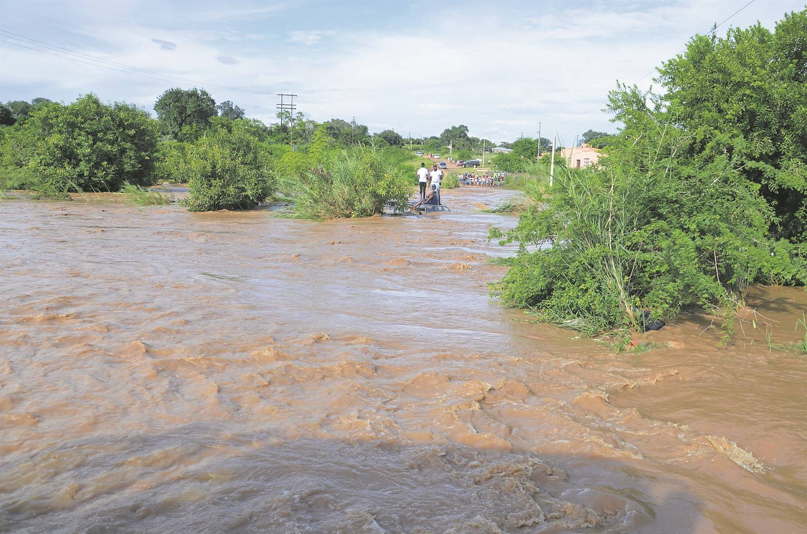 Flooding is expected in areas such as the Mutlumuvi River which cuts through Thulamahashe kasi and Kumani Village near Bushbuckridge.         Photo by Oris Mnisi 