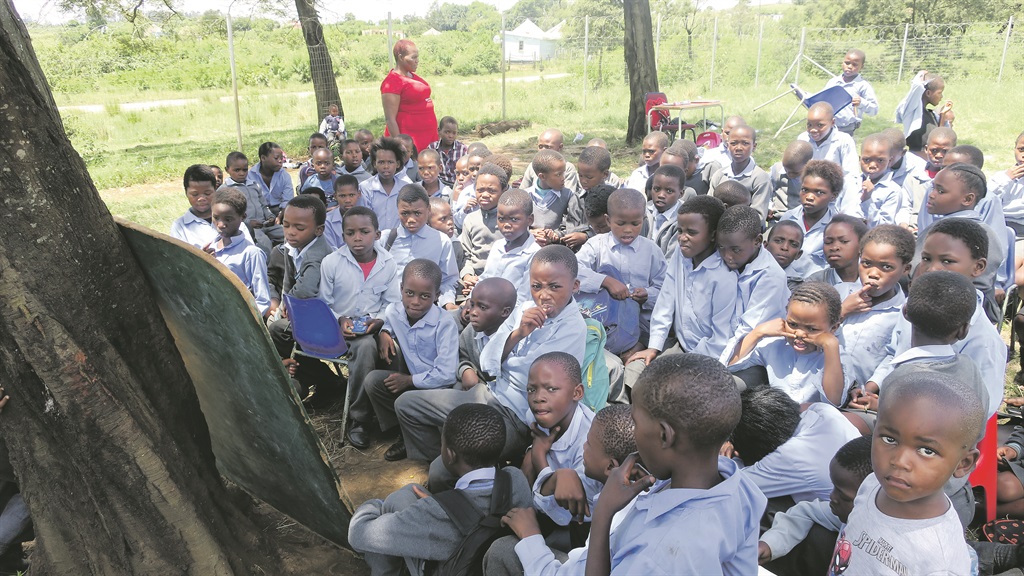 Pupils are taught under the trees Picture: Lubabalo Ngcukana