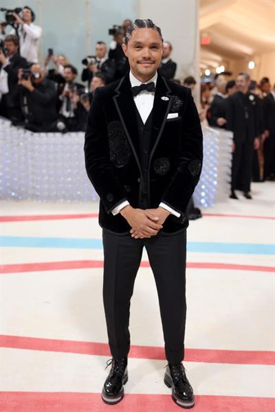 PHOTOS | Trevor Noah shows off 'a line of beauty' at the Met Gala | Life