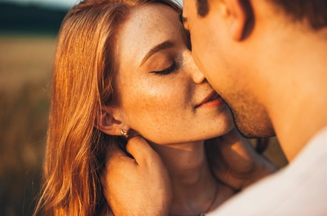 A deep kiss or a peck on the forehead? 15 different types of kisses and  what they really mean | Life