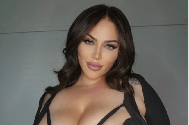 Slim Lady With Big Breasts Causing Guys To Fight On Instagram