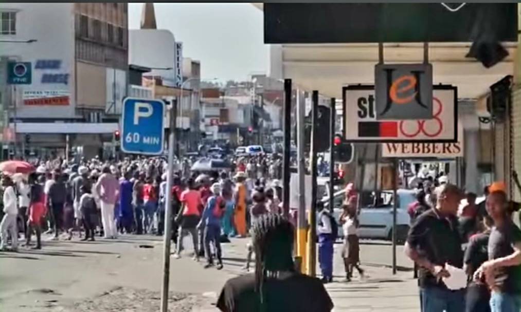 On 16 January protesters in Kroonstad burned tires and filled the streets with litter and made people feel unsafe. Photo: Facebook