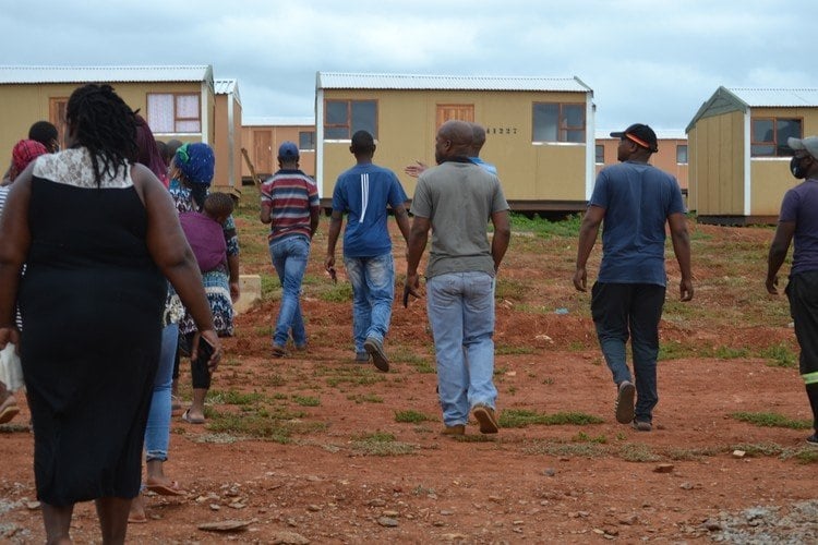 About 50 shack dwellers from Area 11 in Gunguluza, Uitenhage, stormed a construction site and disrupted the installation of JoJo tanks and electricity on Wednesday afternoon. 