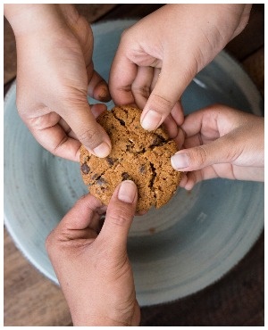 Students sharing a cookie. (Photo: Getty Images/Gallo Images)