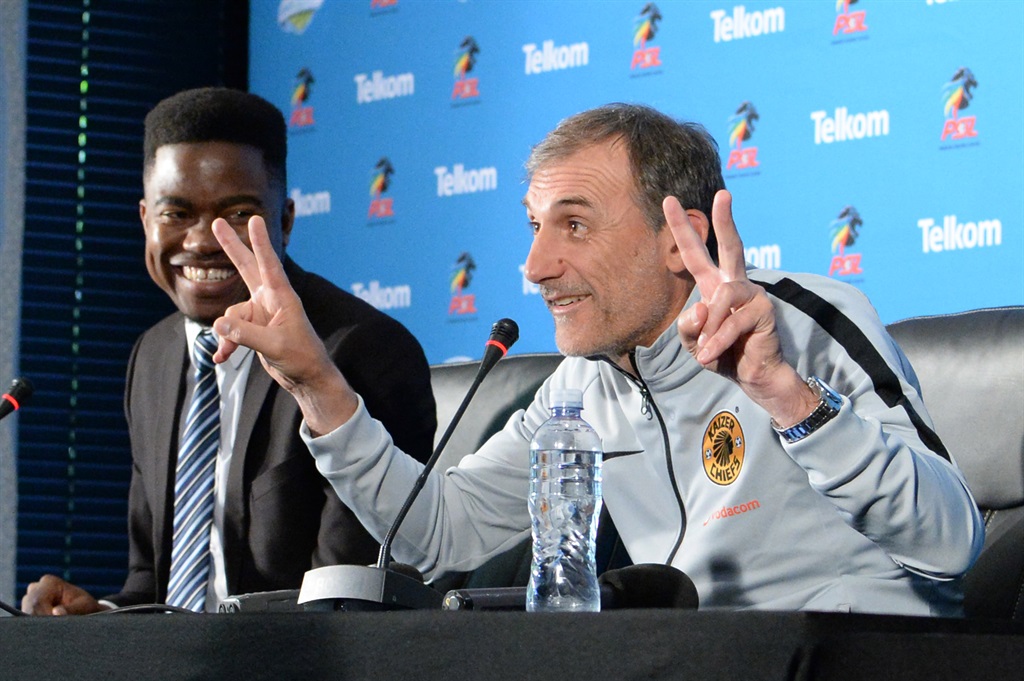 Kaizer Chiefs coach Giovanni Solinas, seen here with PSL media officer Fhatuwani Mpfuni, lights up a Telkom Knockout pre-match press conference this week. Picture: Lefty Shivambu / Gallo Images