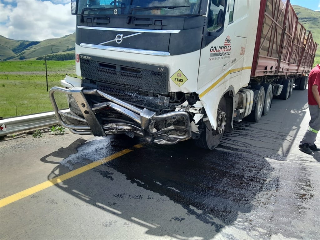 Truck driver escaped unharmed in an accident which happened in R56.