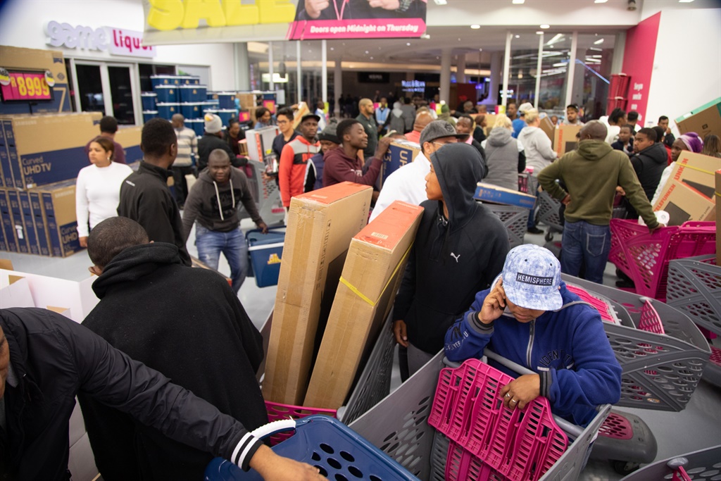 Watch: Chaotic Black Friday scenes at stores this morning, but mostly - What Stores Are Having Black Friday In Store