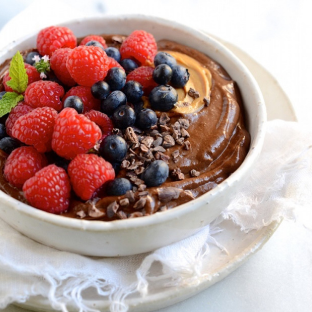 vegan chocolate velvet smoothie bowl