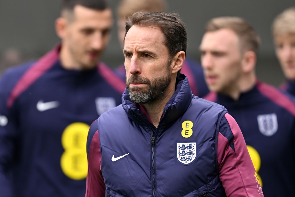 England boss Southgate won t listen to job offers until after Euros slams Man United speculation