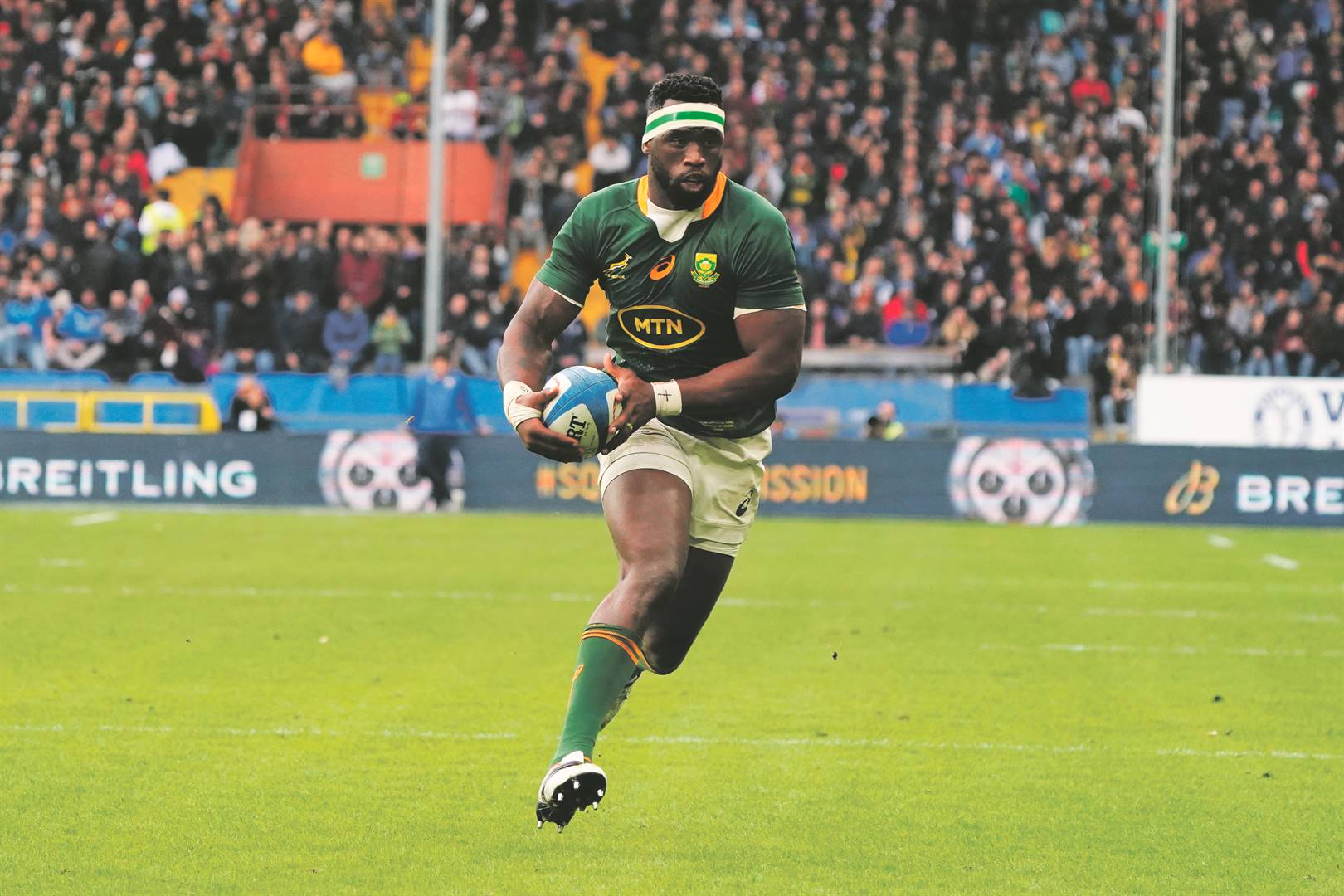 It appears Siya Kolisi might have to face the tough call to relinquish the Bok captaincy with his move to France. Photo: Pier Marco Tacca / Getty Images